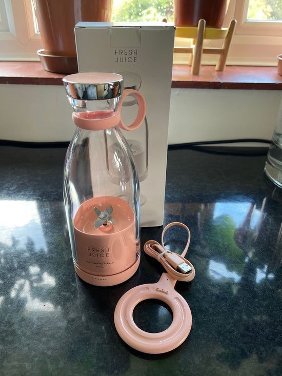 Portable 420ml Juicer Blender with 6 Stainless Steel Blades